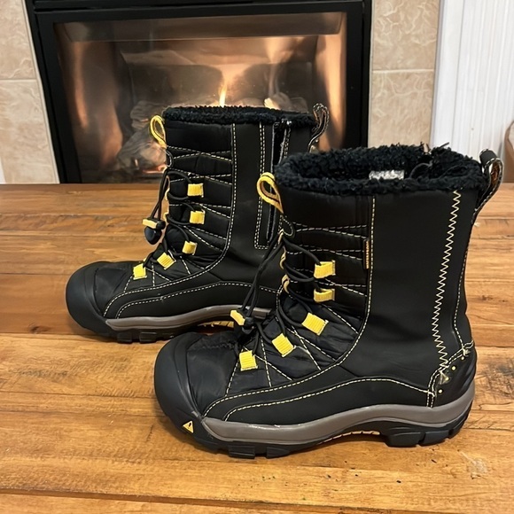 KEEN kids boots - Picture 2 of 5